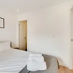 Lapa Stylish Appartamento Lisbona